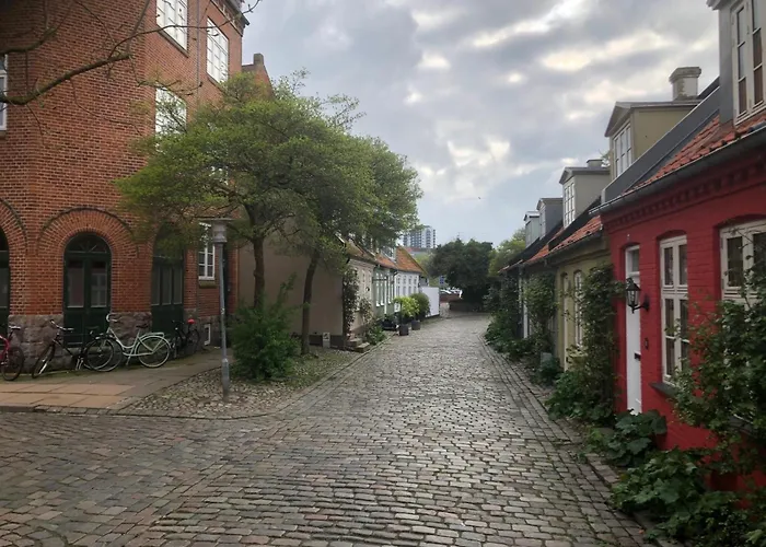 Charmerende Lejlighed I Hjertet Af Aarhus C